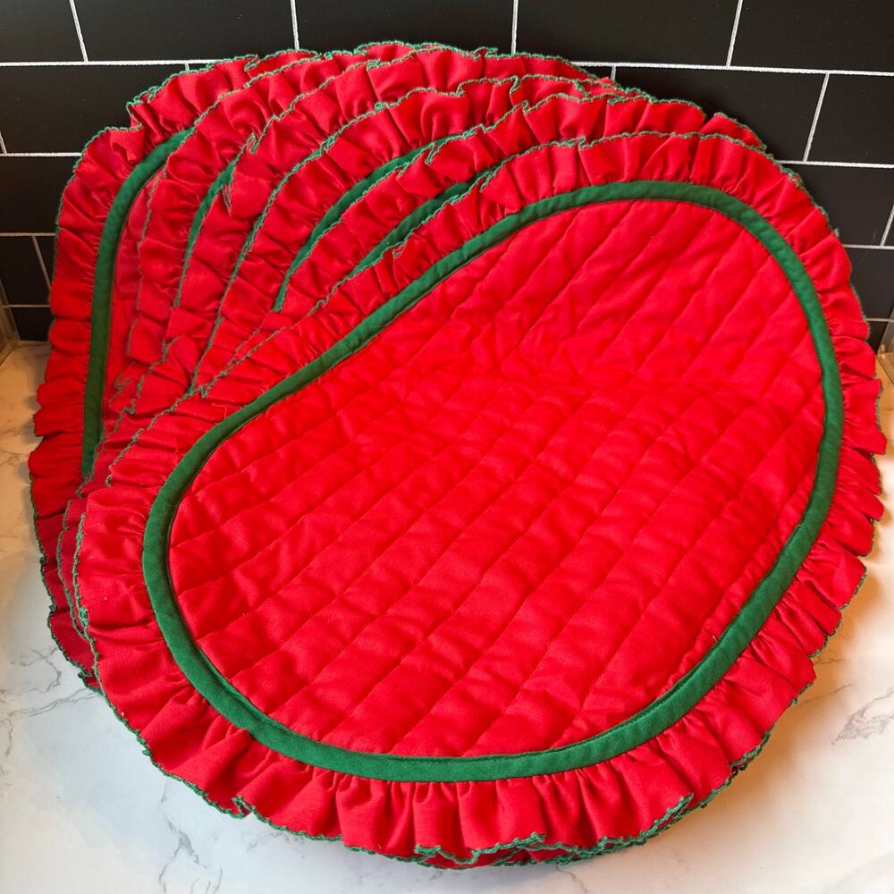 VTG Quilted Christmas Oval Placemats Red & Green Ruffle 6 pc
